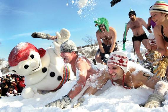 Carnaval de Québec - bain de neige