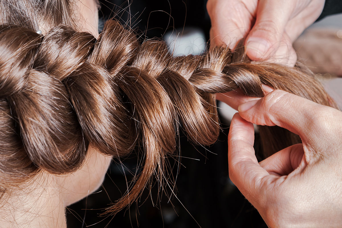 Le braids-bun est la nouvelle coiffure tendance de la saison !