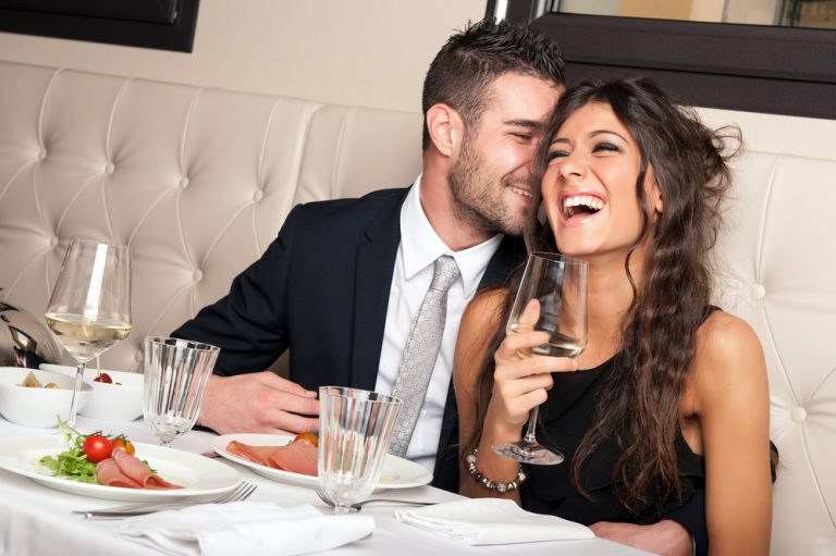 Soins capillaires, resto et cocktails : une parfaite soirée en amoureux