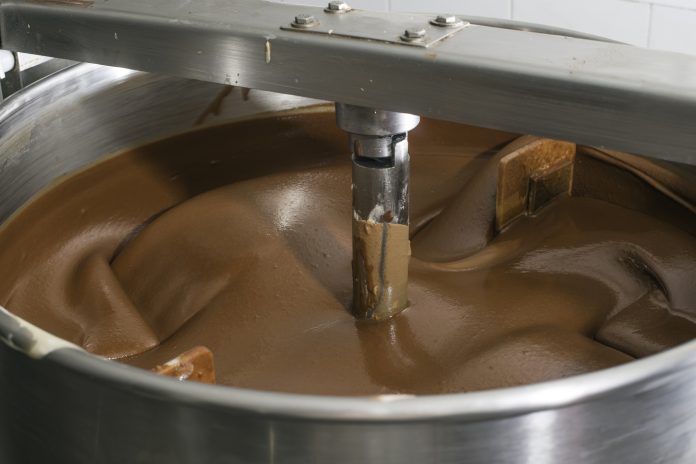 machine-mixing-chocolate-factory
