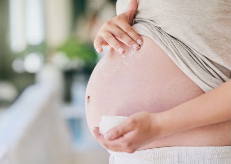 Grossesse et cosmétiques – 4 ingrédients déconseillés pour les femmes enceintes